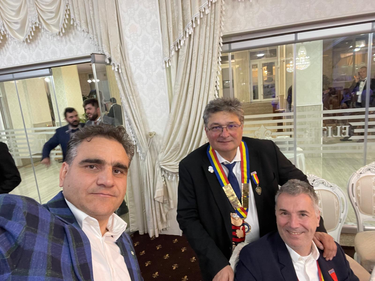 Un moment de prietenie din comunitatea Clubului 41–11 Galați